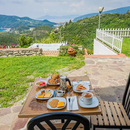 Lo Zefiro Bed & Breakfast