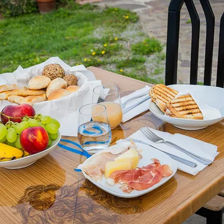 Lo Zefiro 4* سيستري ليفانتي