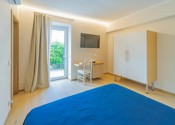 Lo Zefiro Bed & Breakfast 4*